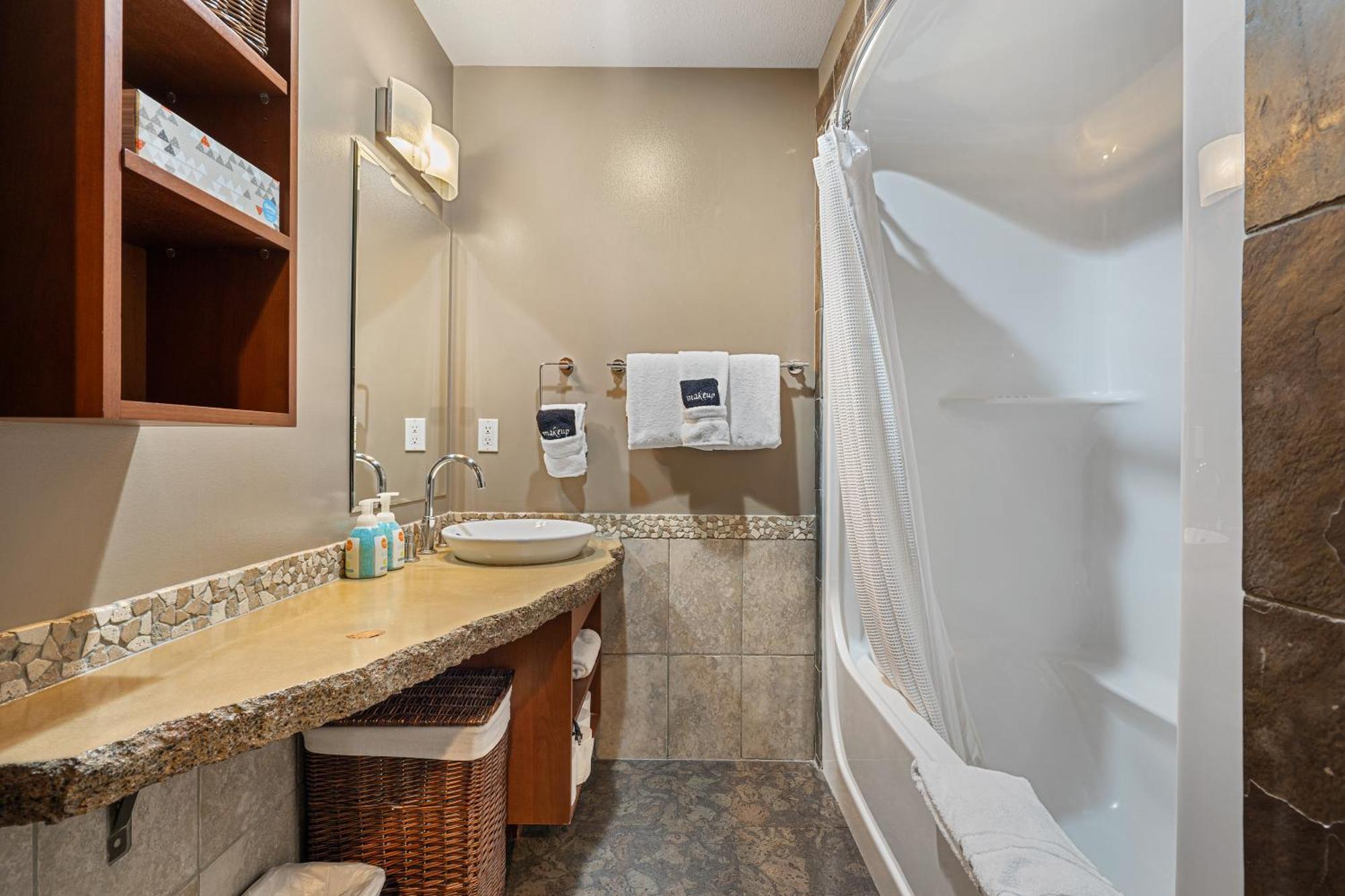 Adventurer's Escape~ Mountain Luxury Apartment
