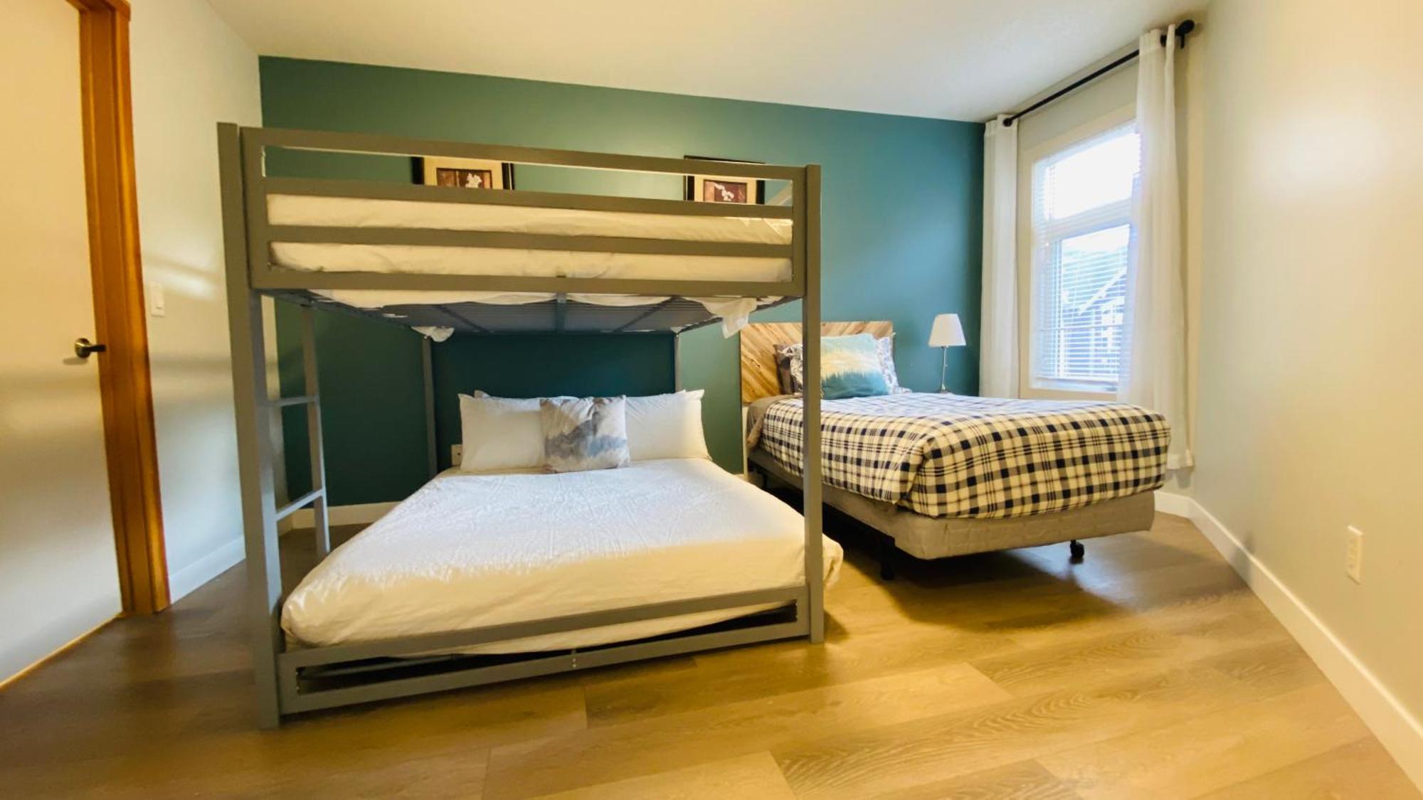 Lux 2br 5bd Mountain View! Apartment *