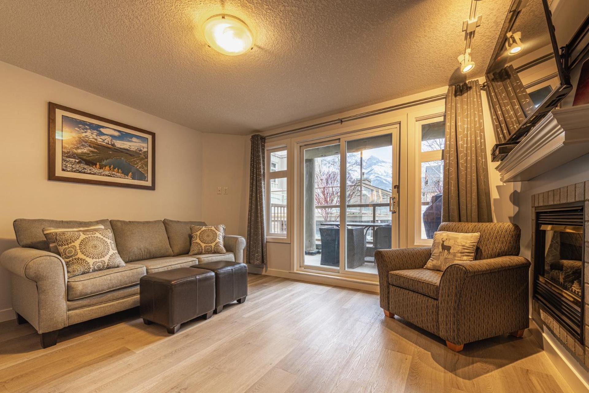 Apartment Mountain View One Bedroom Vacation - Windtower 119 Canmore