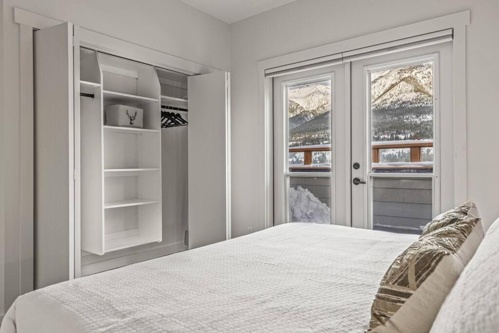 Mountain Vista Escape Downtown * Canmore