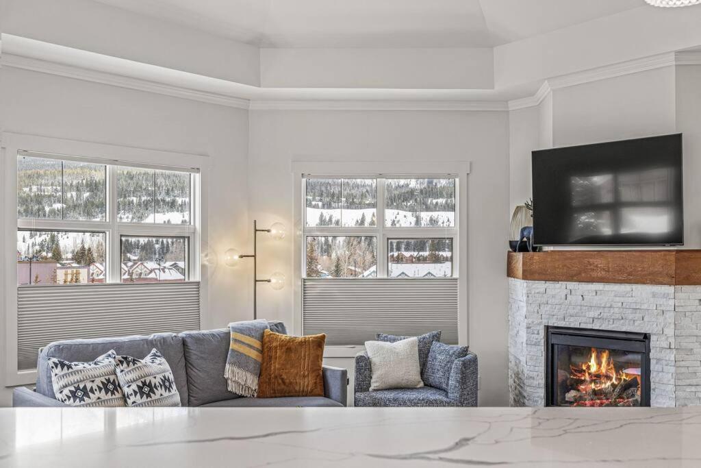 Mountain Vista Escape Downtown * Canmore
