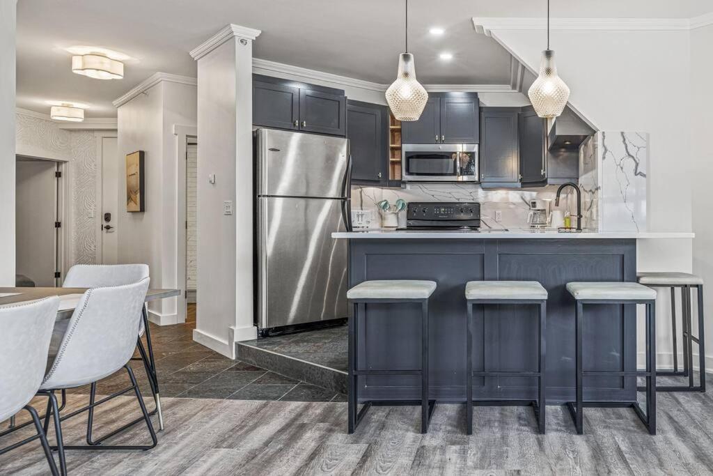 Mountain Vista Escape Downtown Holiday home