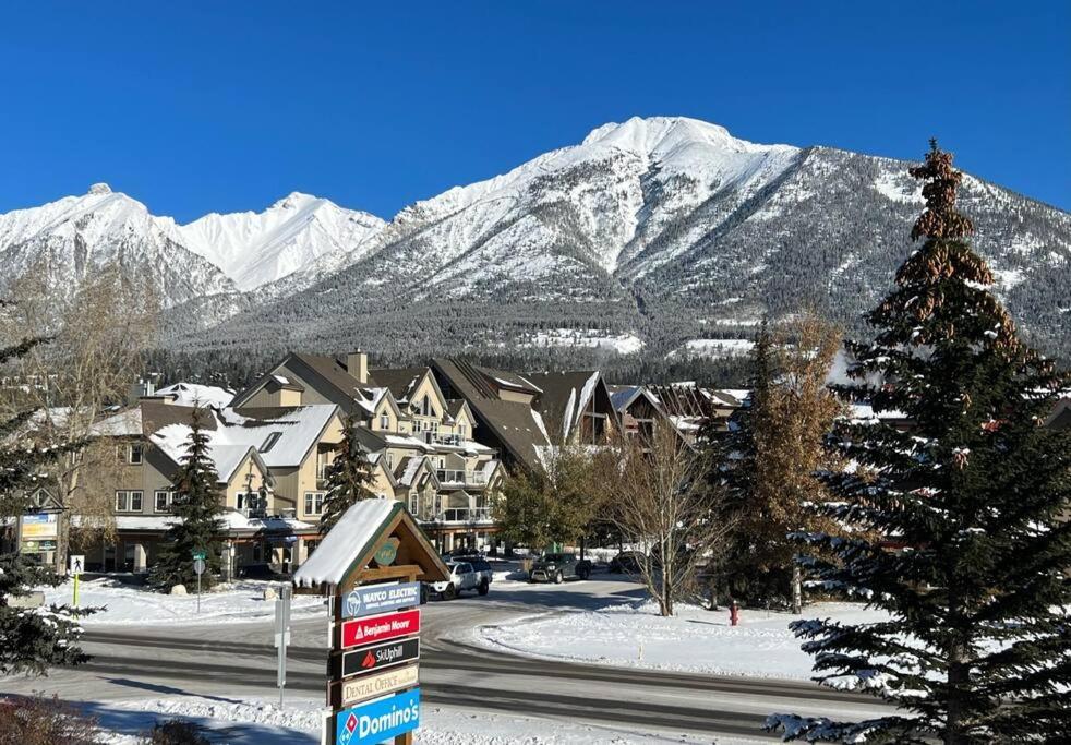 Apartment Mountain Modern Hideaway Canmore