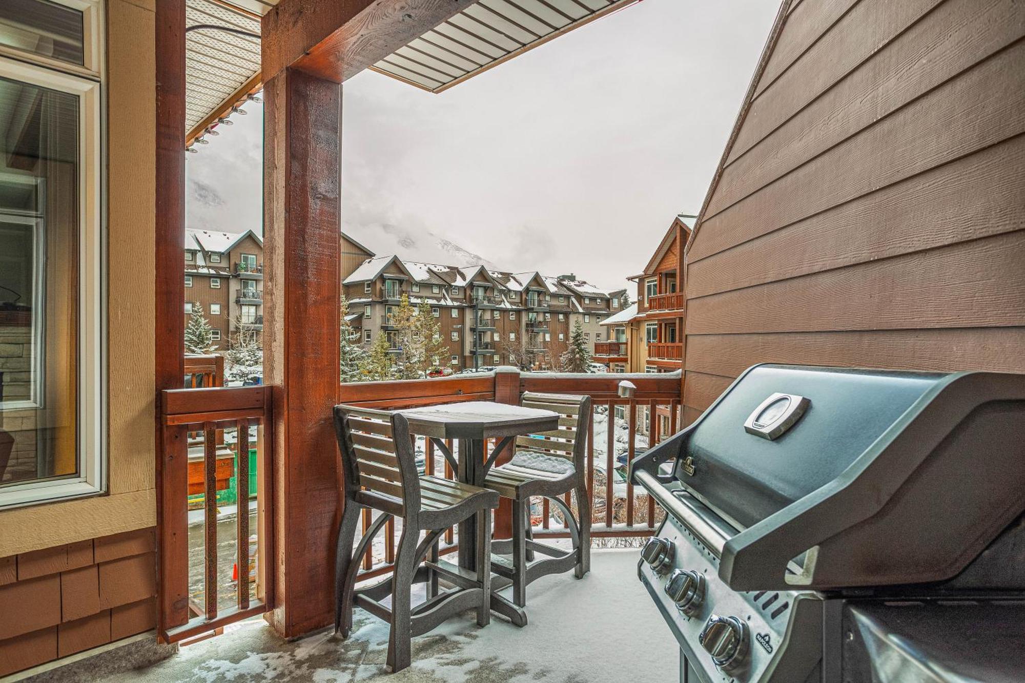 Splendid 1 Bdrm Mountain Condo! Hot Tub! Managed By Little Sister Getaways Canmore