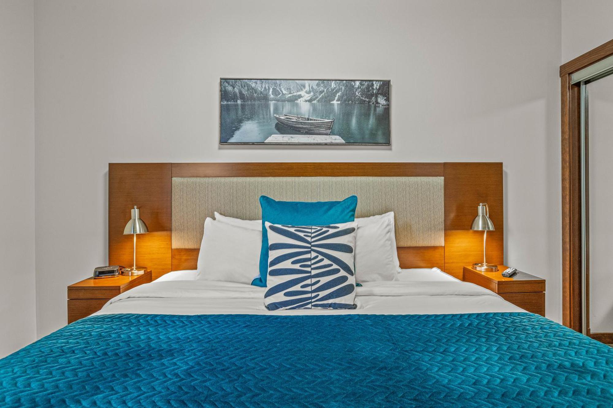 Splendid 1 Bdrm Mountain Condo! Hot Tub! Managed By Little Sister Getaways Apartment
