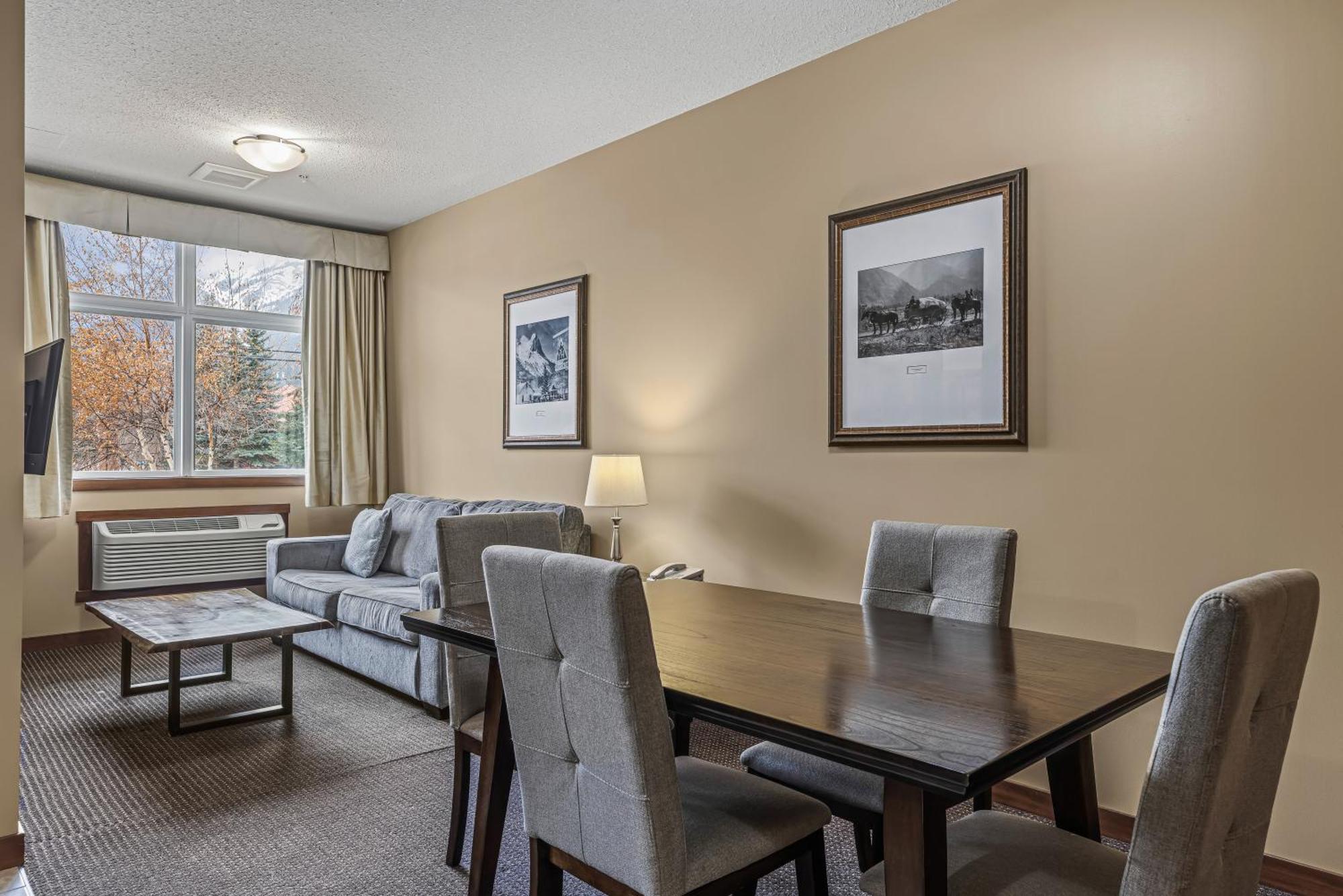 Inn Rocky Mountain