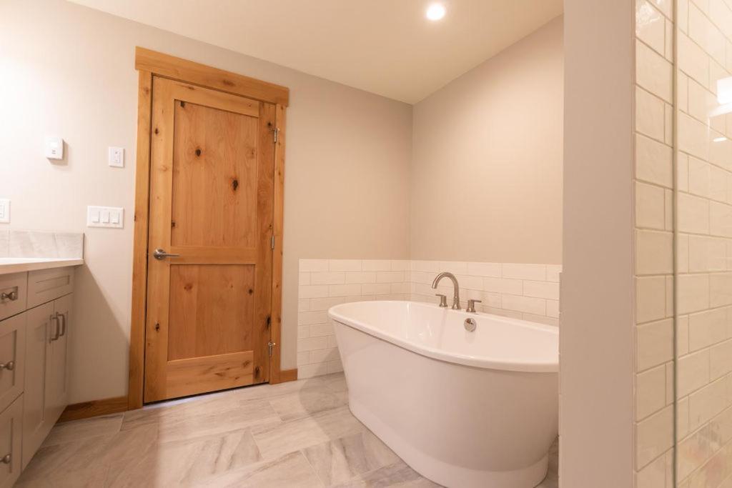 Spring Creek Penthouse By Canadian Rockies Vacation Apartment Canmore