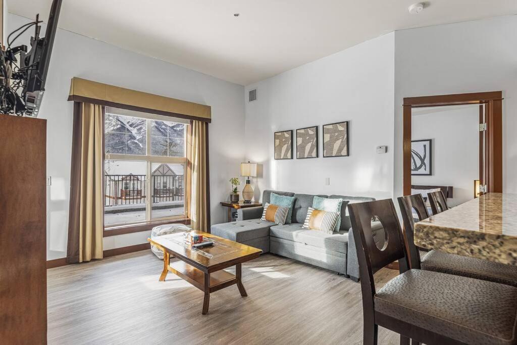 S105 Stay- Hot Tub, Stream Rm, Gym, Parking Mtn Retreat *
