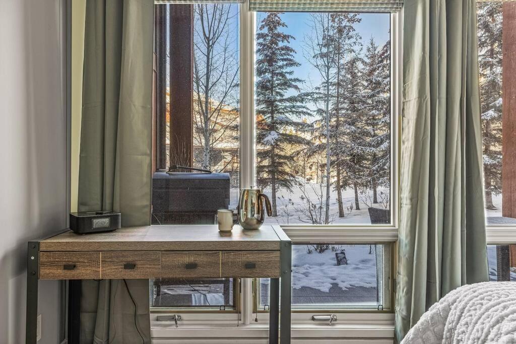 L109 World Class Solara - Hot Tub, Pool, Gym, Aircon, Free Parking & Netflix Apartment