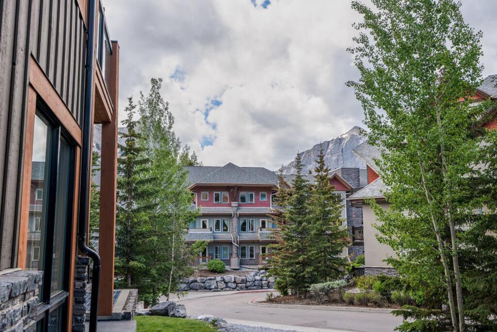 Apartment L109 World Class Solara - Hot Tub, Pool, Gym, Aircon, Free Parking & Netflix *