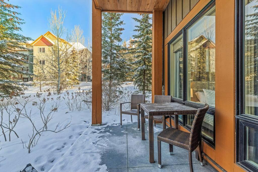 L109 World Class Solara - Hot Tub, Pool, Gym, Aircon, Free Parking & Netflix * Canmore