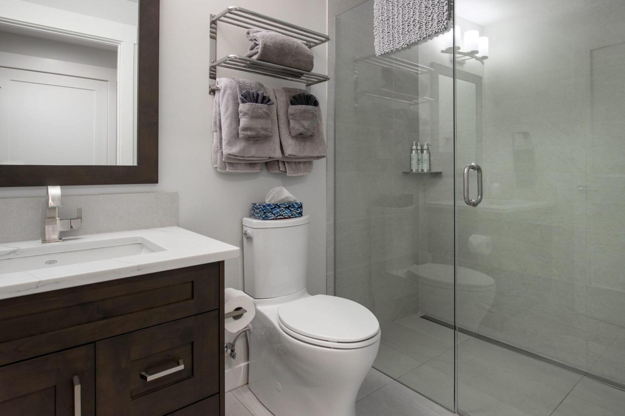 Le Bucheron Stunning Spring Creek Luxury Holiday home Canmore