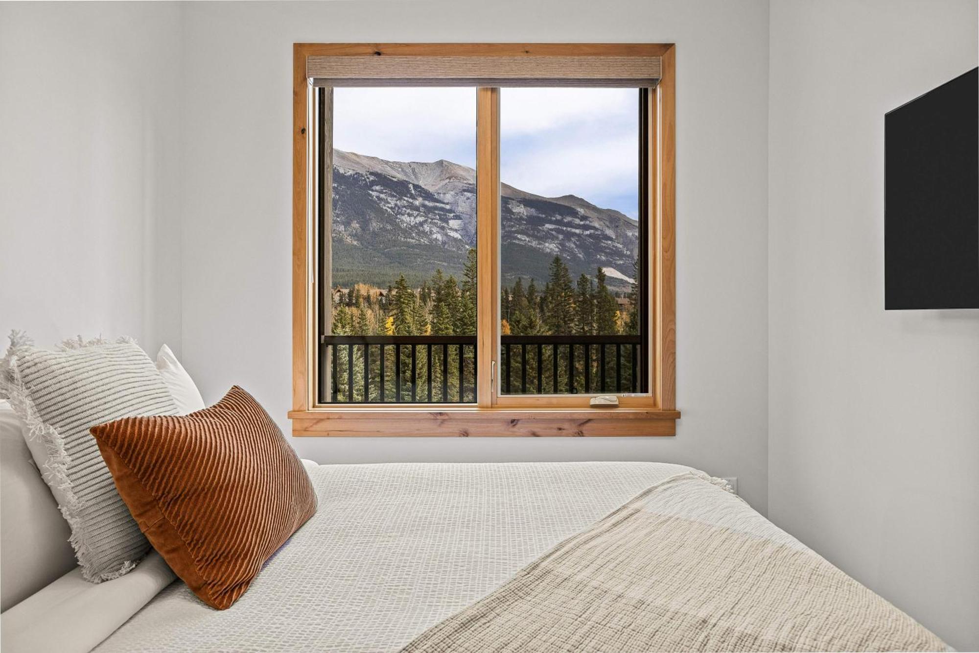 Spring Creek Luxury - Managed By Little Sister Getaways Canmore