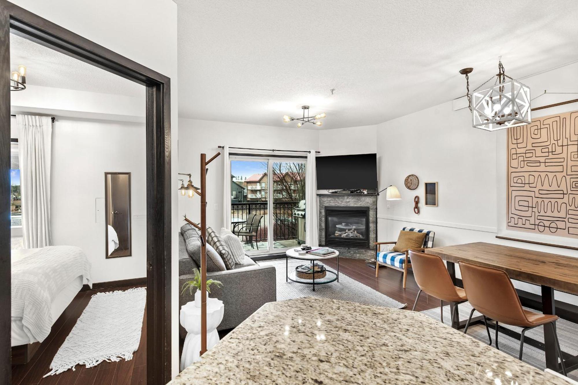 Stunning Mountain Views - Pool&hottub - King Bed - Bbq