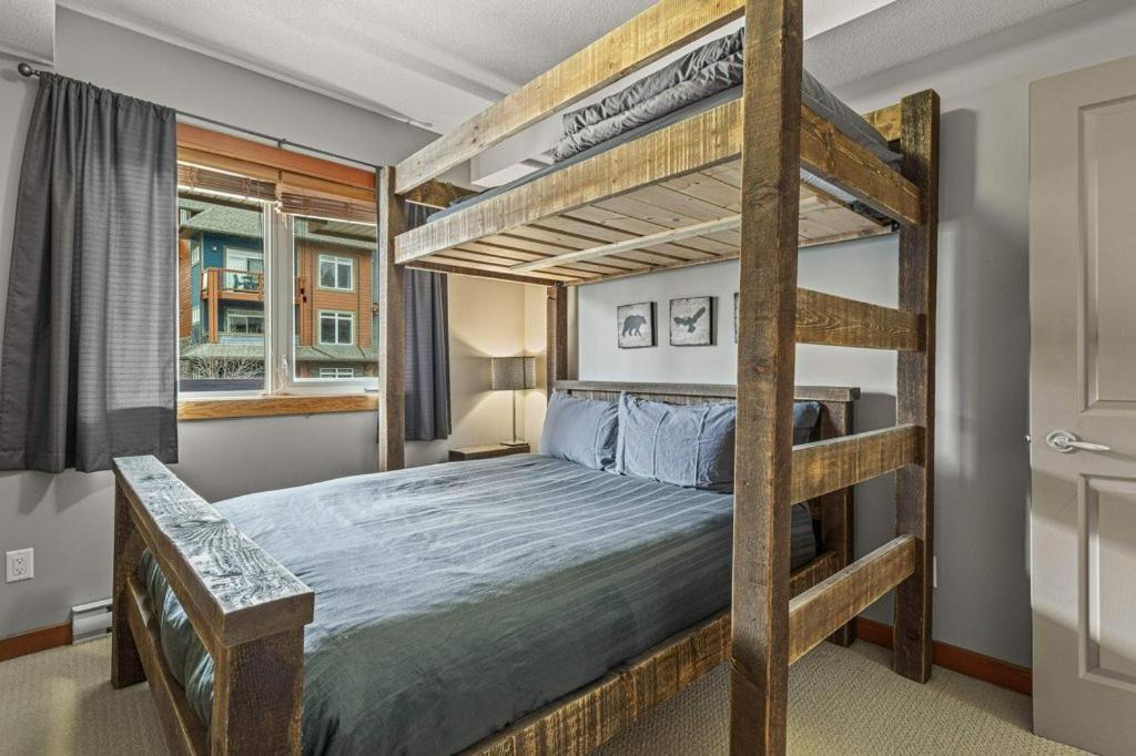 Pines & Peaks 2 Bedroom Mountain Retreat Aparthotel *