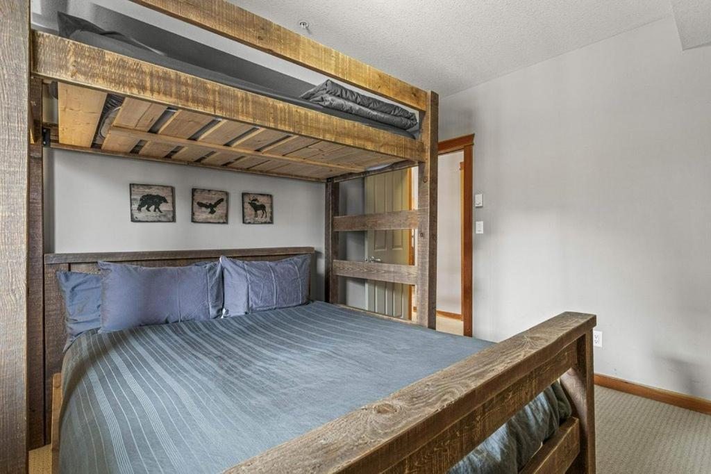 Aparthotel Pines & Peaks 2 Bedroom Mountain Retreat