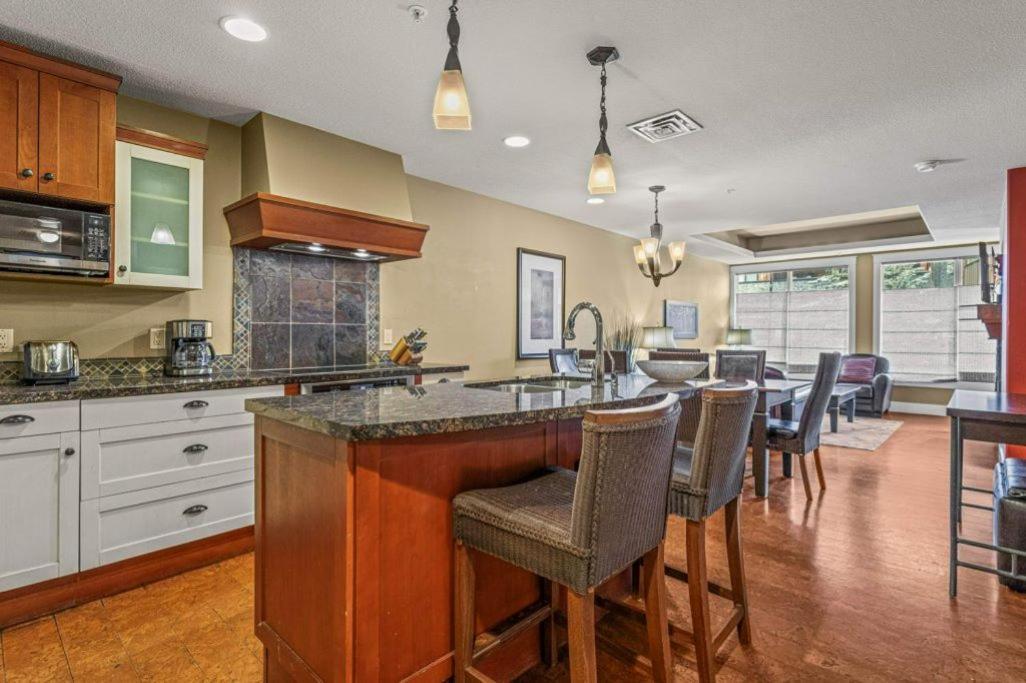 Luxury 2bedroom 2bath Sleeps 6 945 Square Feet Aparthotel *