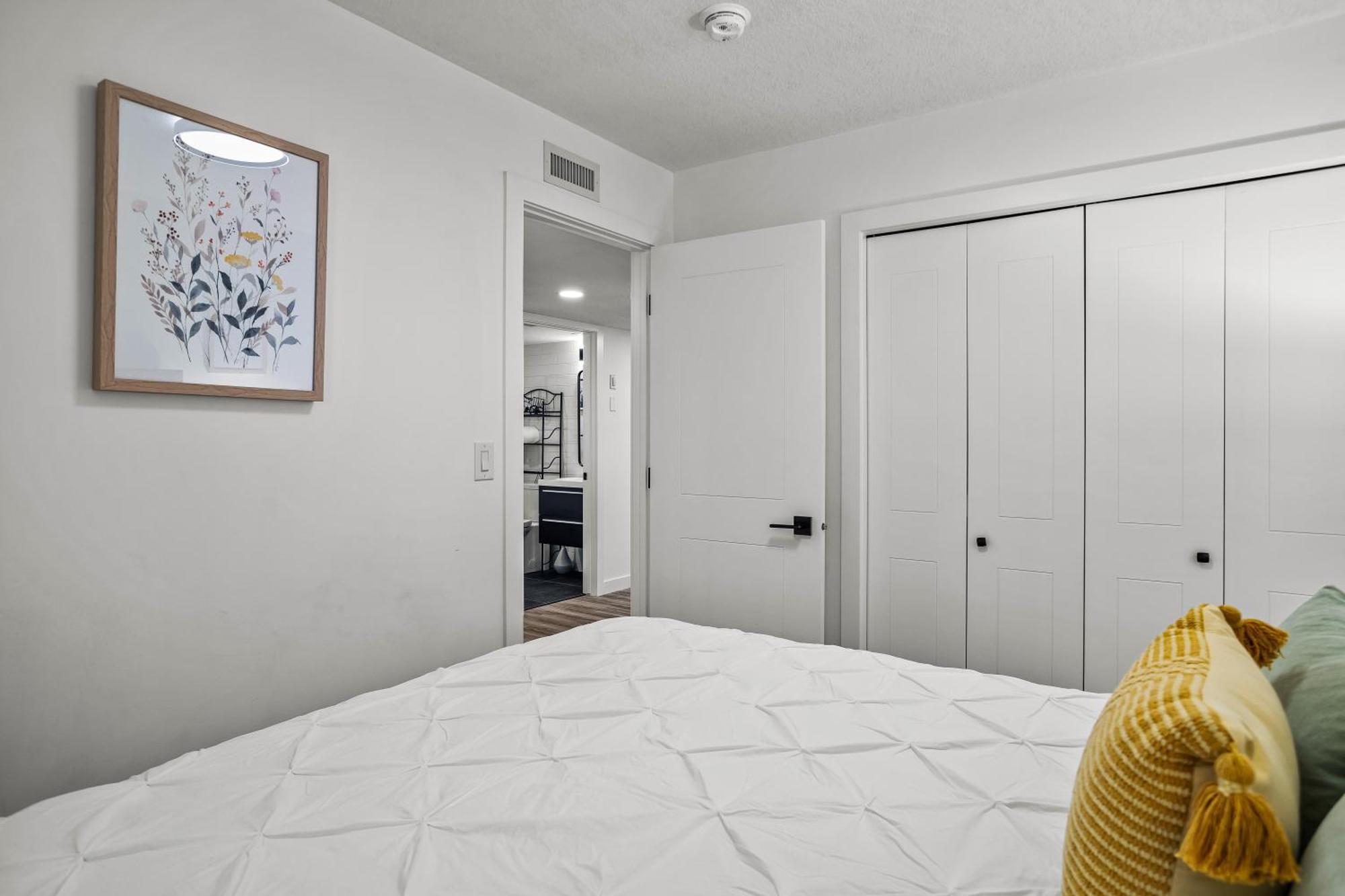 T202 Brand New! The Mountain's Call- Mountain View Apartment *