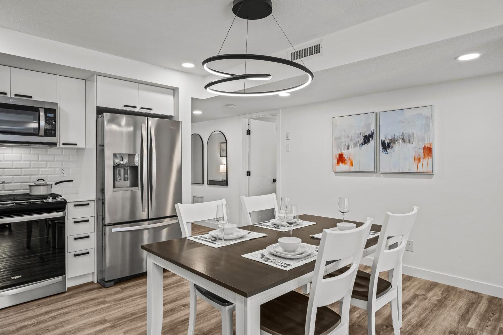T202 Brand New! The Mountain's Call- Mountain View Apartment *