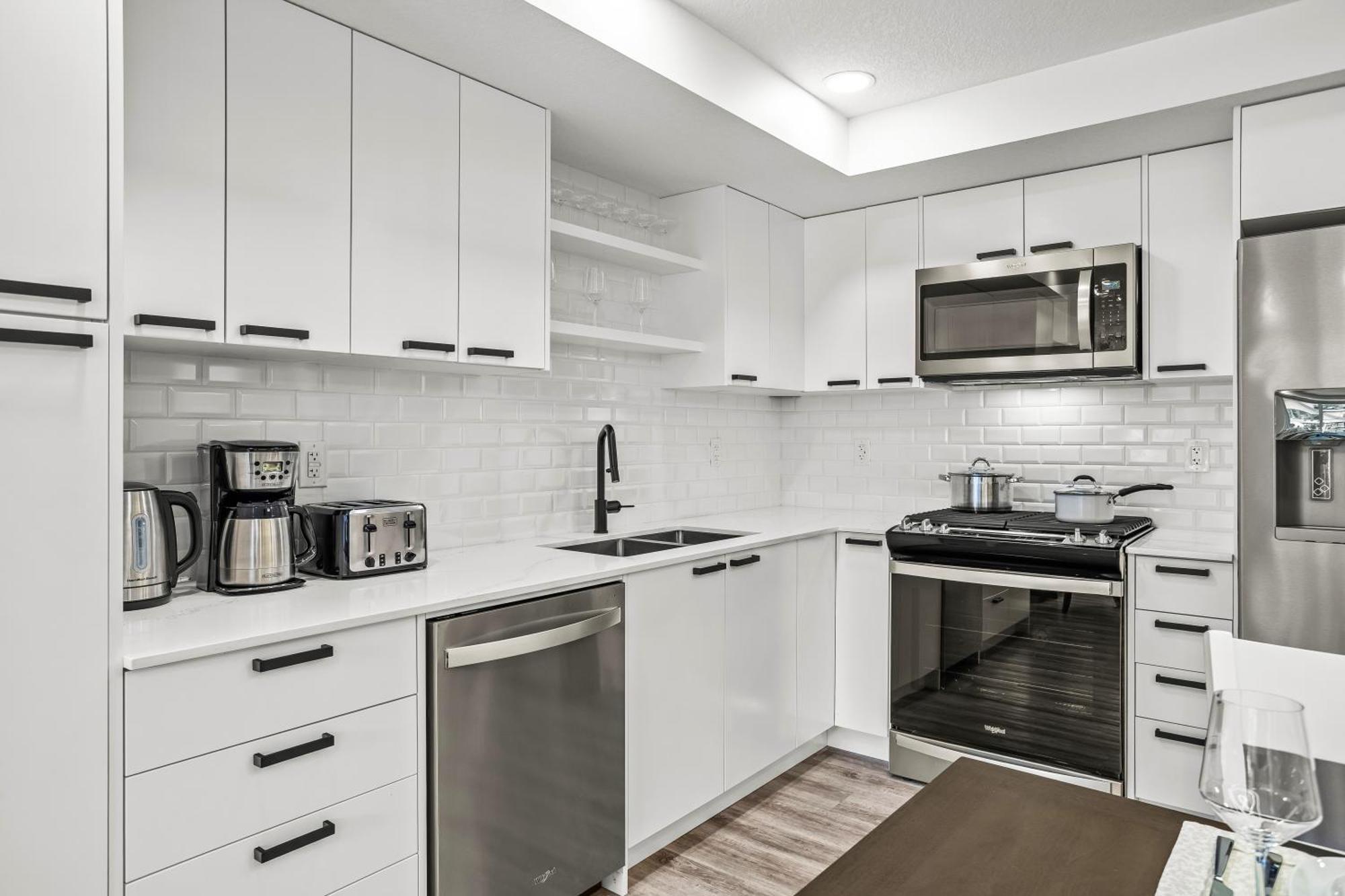 T202 Brand New! The Mountain's Call- Mountain View Canmore