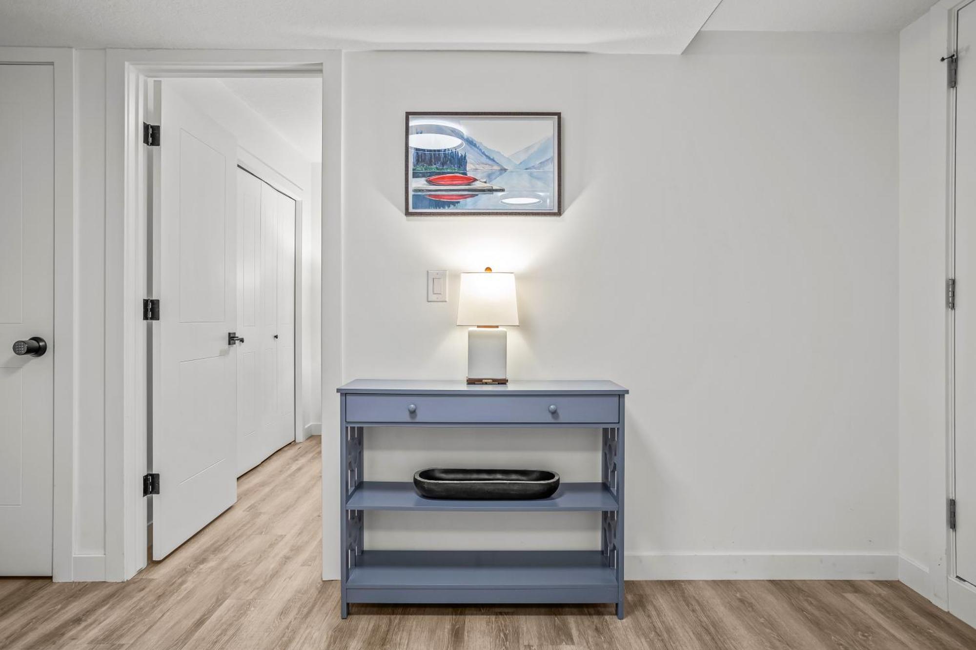 T202 Brand New! The Mountain's Call- Mountain View Apartment *