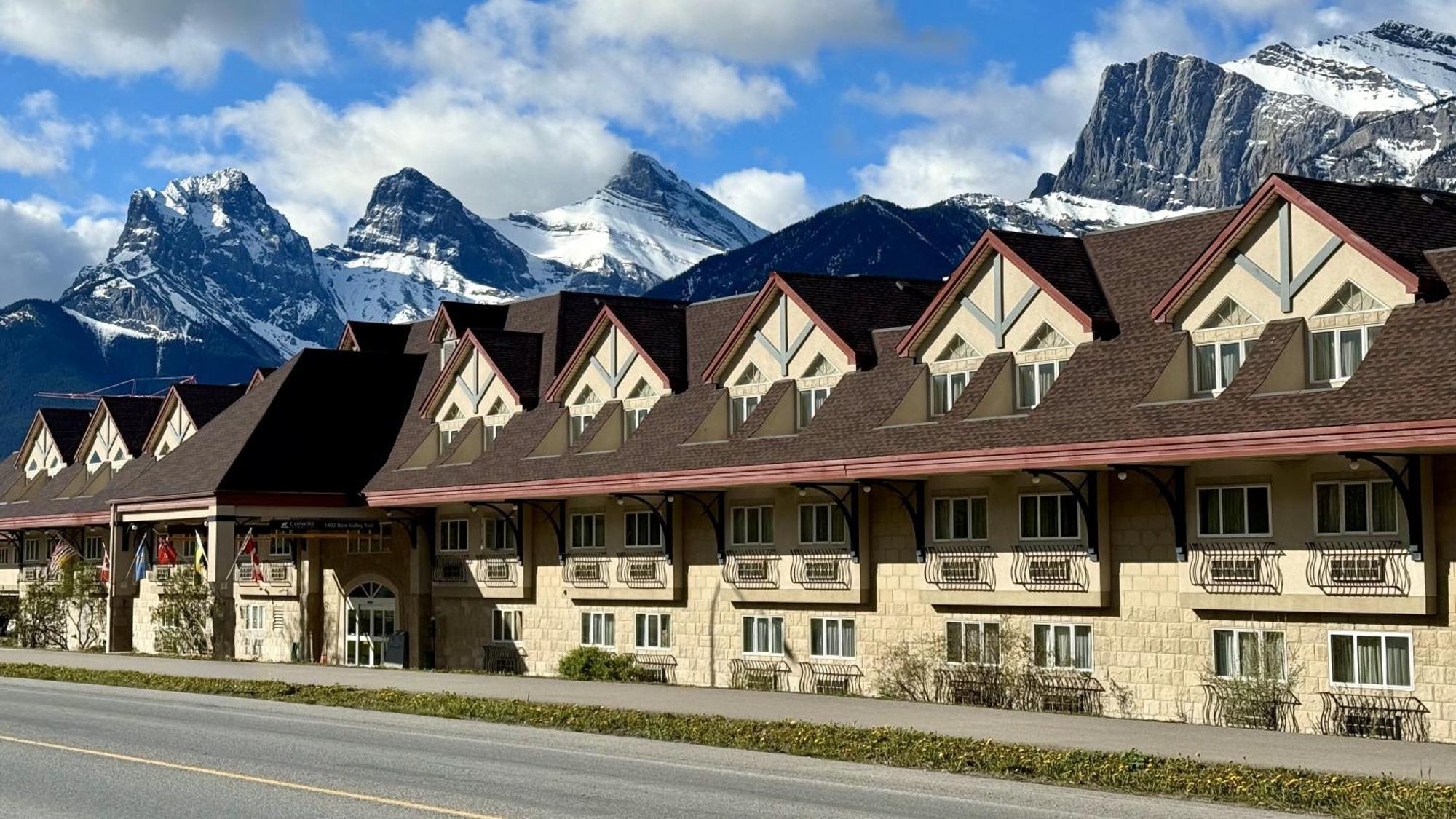 & Hotel
