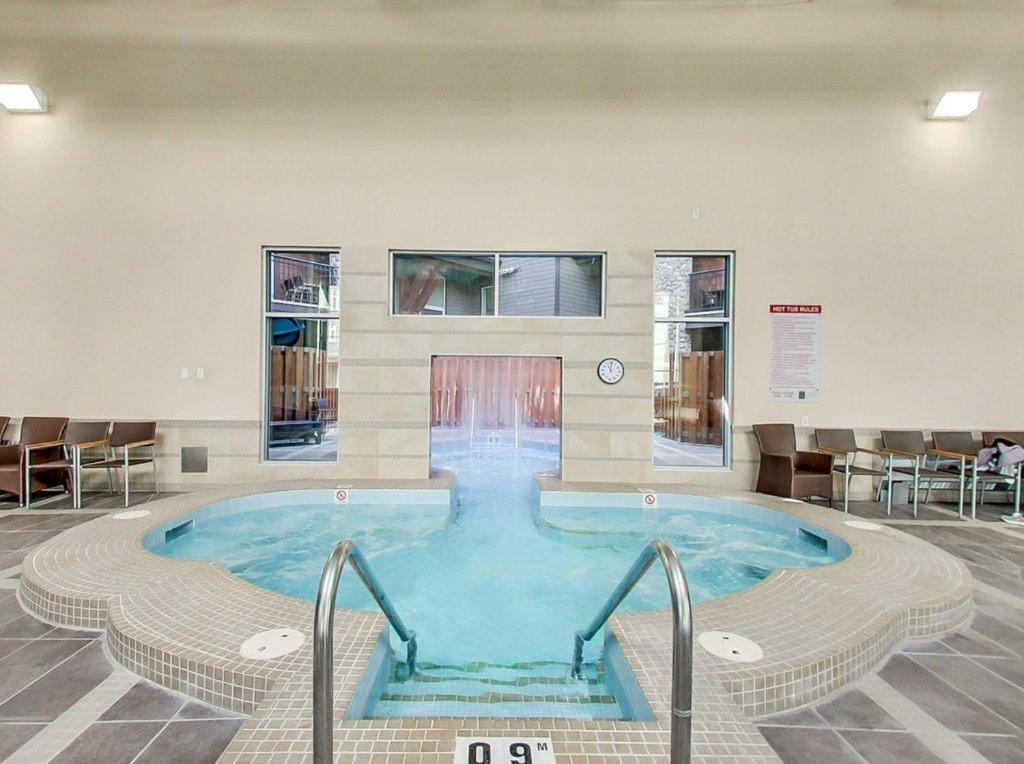 Cozy With Mt View Hot Tub And Pool Resort Canmore