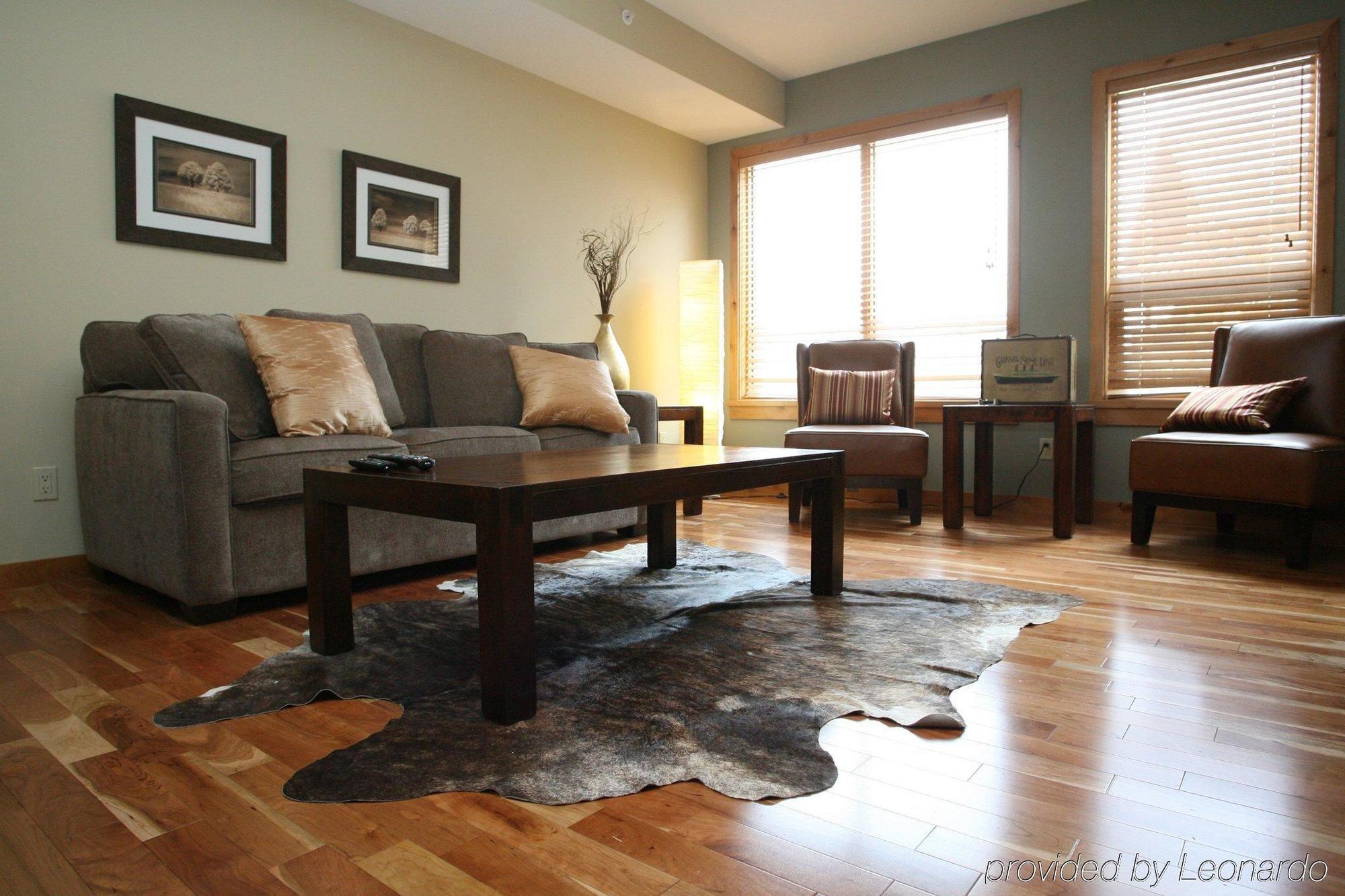 Rundle Cliffs Hotel 3*