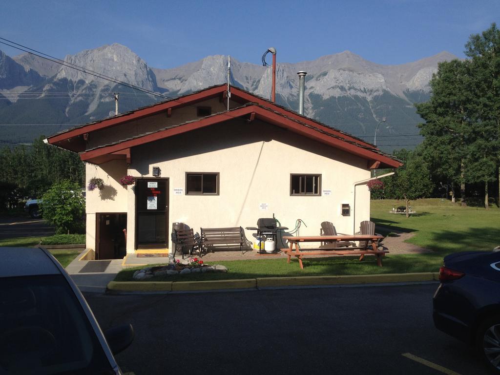 Inn The Gateway