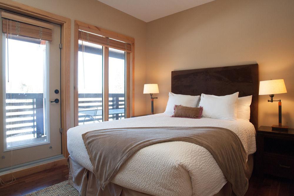 Hotel Rundle Cliffs