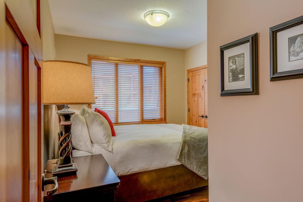 Hotel Rundle Cliffs Canmore
