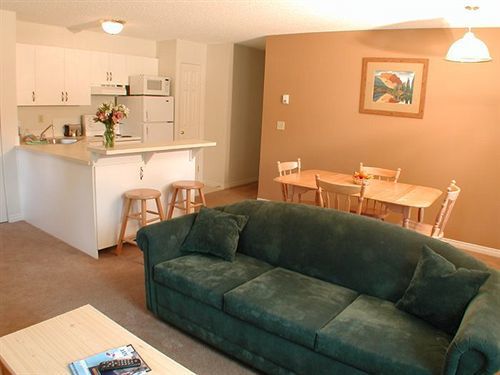 Lodge Banff Boundary Canmore