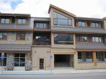 Hotel Bookcanmore 4*