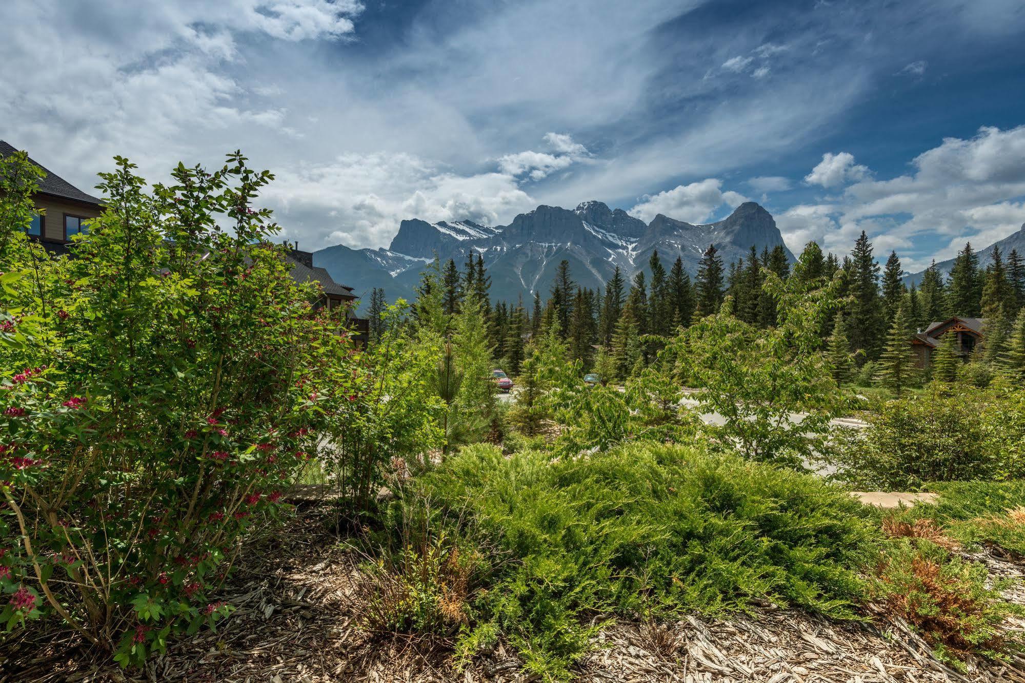 Hotel Rundle Cliffs Canmore