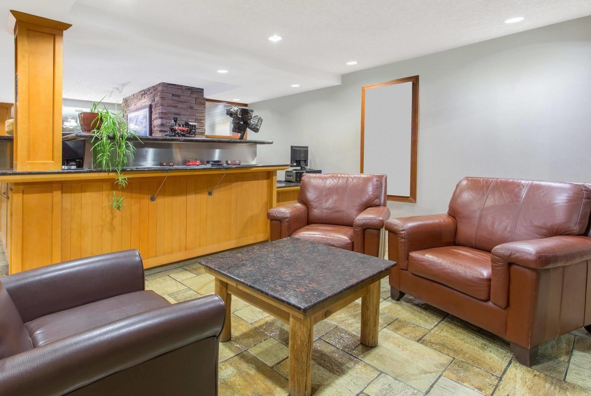 & Hotel Canmore