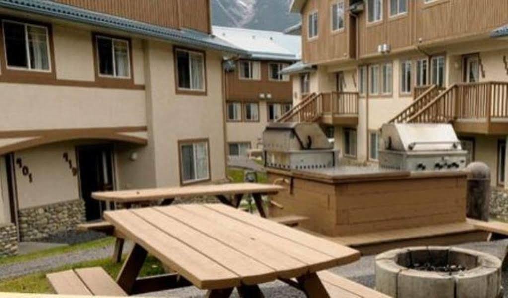 Lodge Banff Boundary Canmore