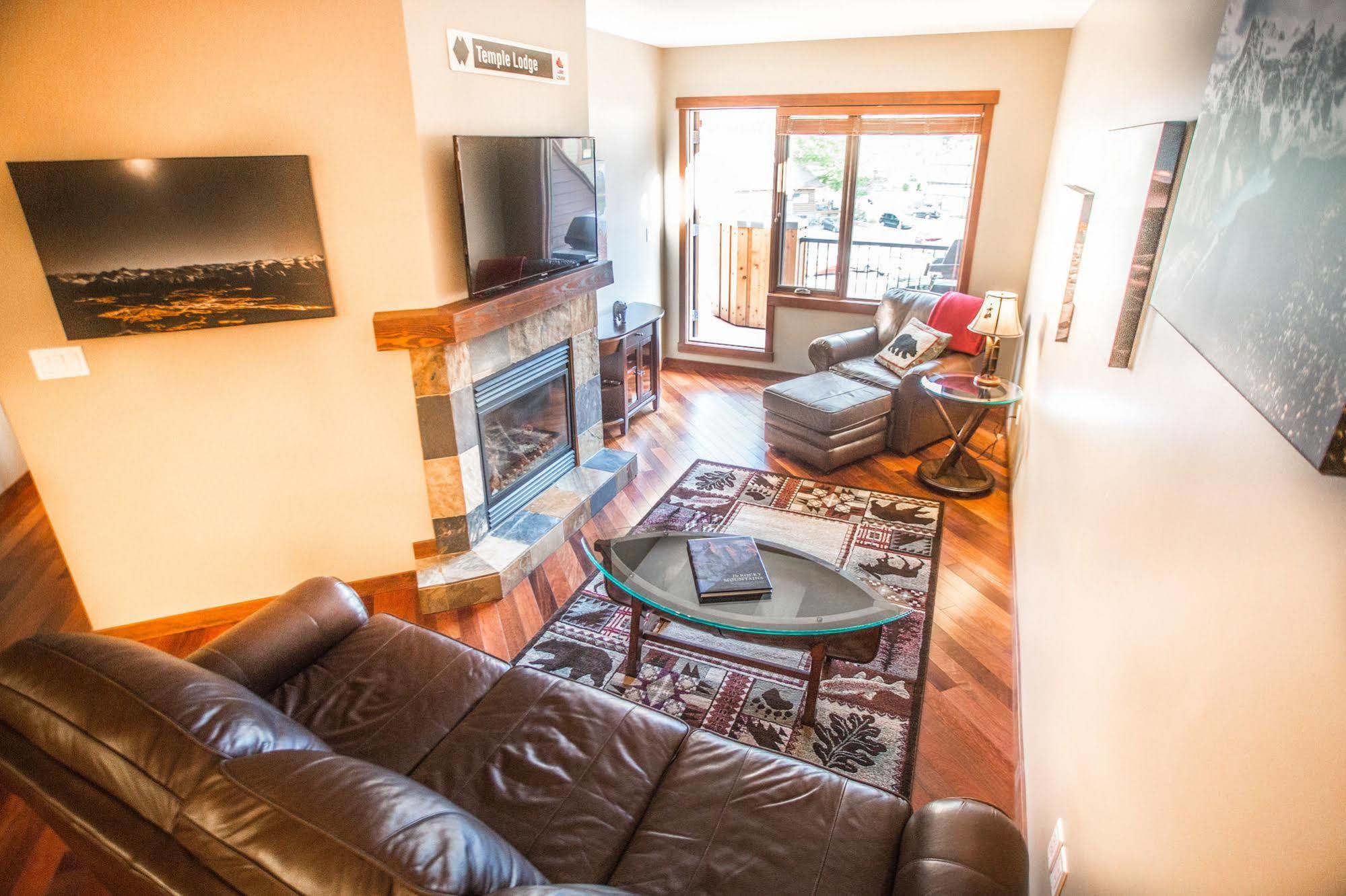 Bookcanmore Hotel 4*