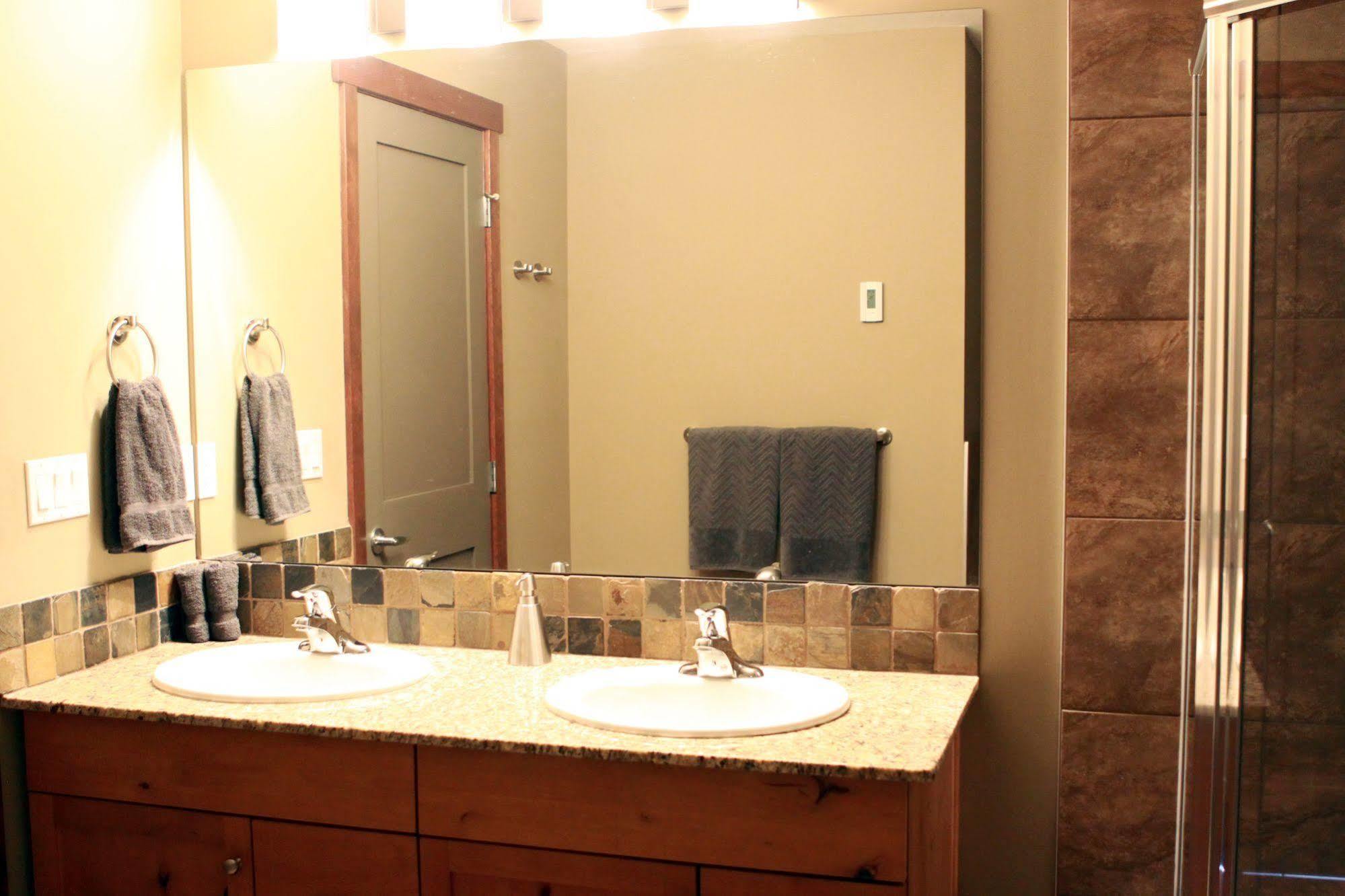 Hotel Bookcanmore