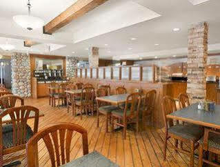 & Hotel Canmore