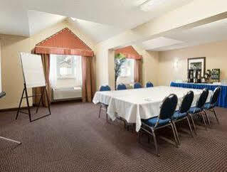 Hotel &