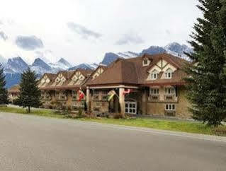 Hotel & Canmore