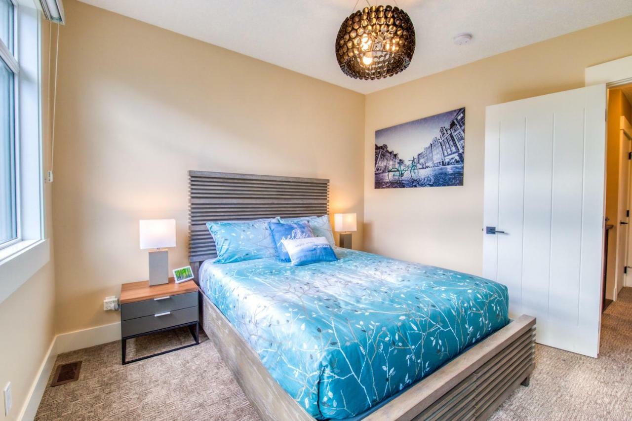 Chakras By Samsara - Top View - Private Hot Tub - 4br&5bth Holiday home Canmore