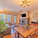 Stunning 2Bd Hot Tub Walking Distance To Downtown