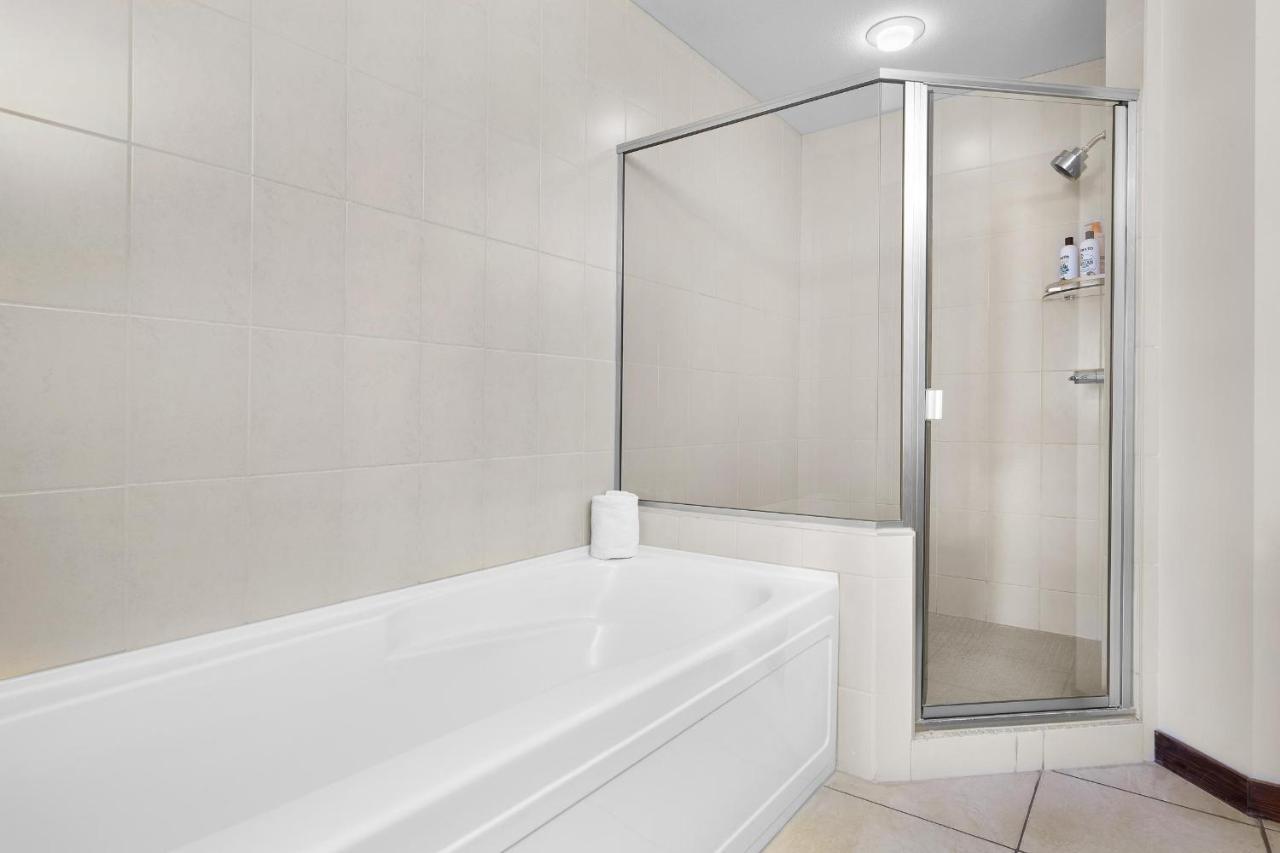Rocky Ridge - Great Mountain Views With Open Hot Tub And Outdoor Heated Pool Canmore