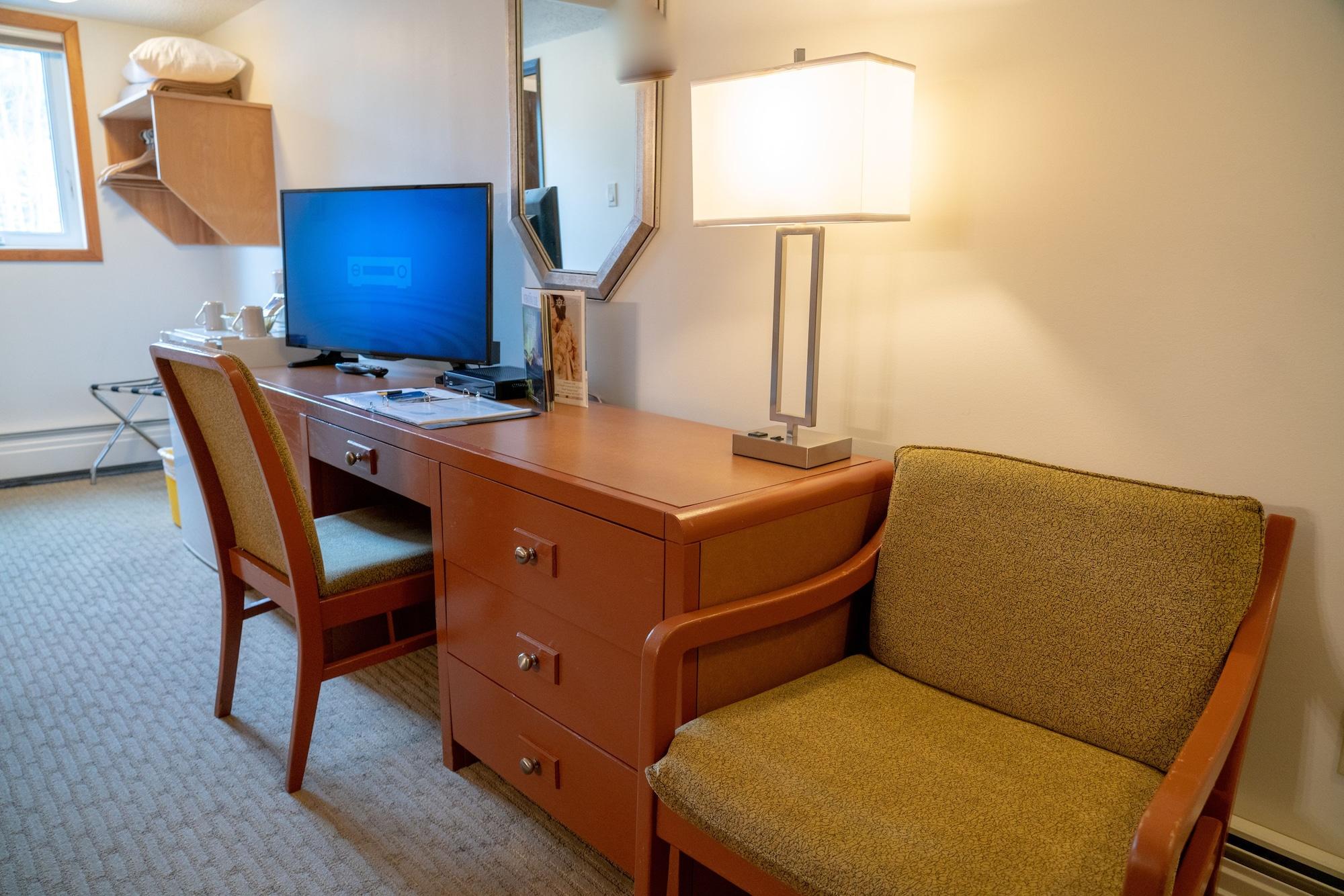 Rocky Mountain Hotel 2*