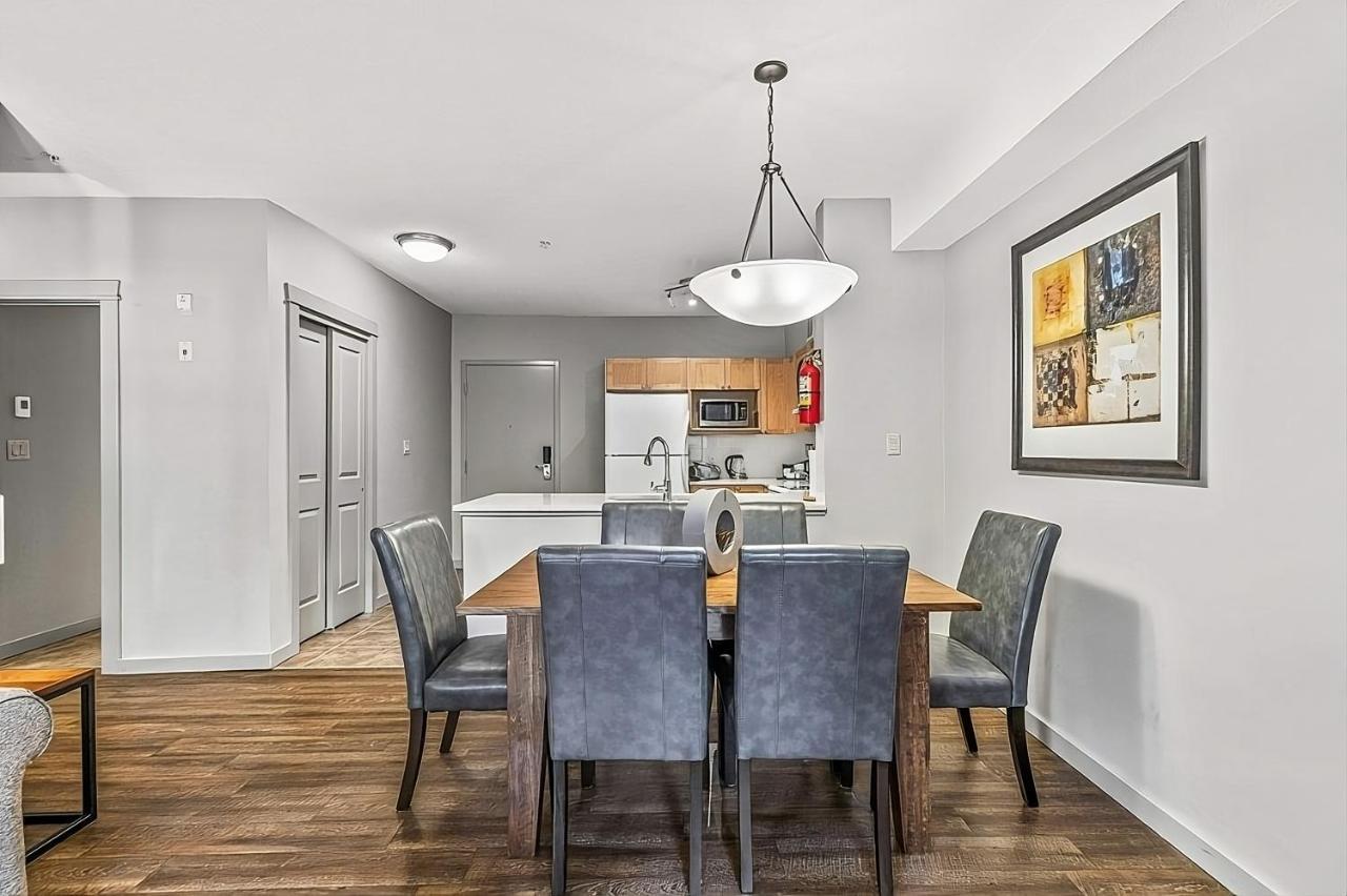 Apartment Rocky Mountain Getaway With Outdoor Heated Pool, 3 Hot Tubs, Gym, Bbq, Garage & 24 Hour Reception Near Banff