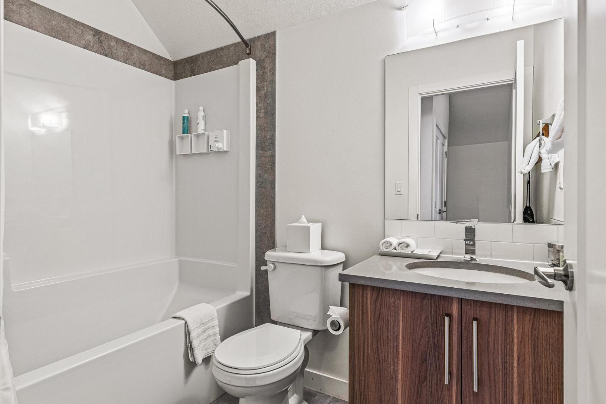 Basecamp Hotel Canmore