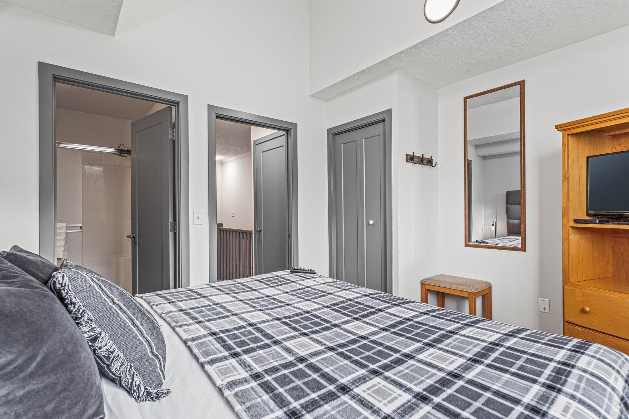 Mystic Managed By Little Sister Getaways Canmore