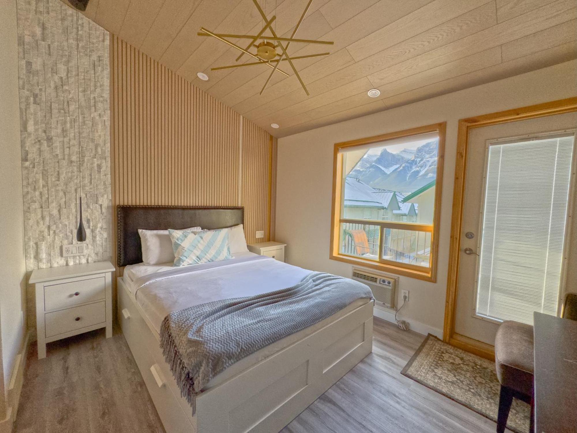 Hotel Banff Wood 4*