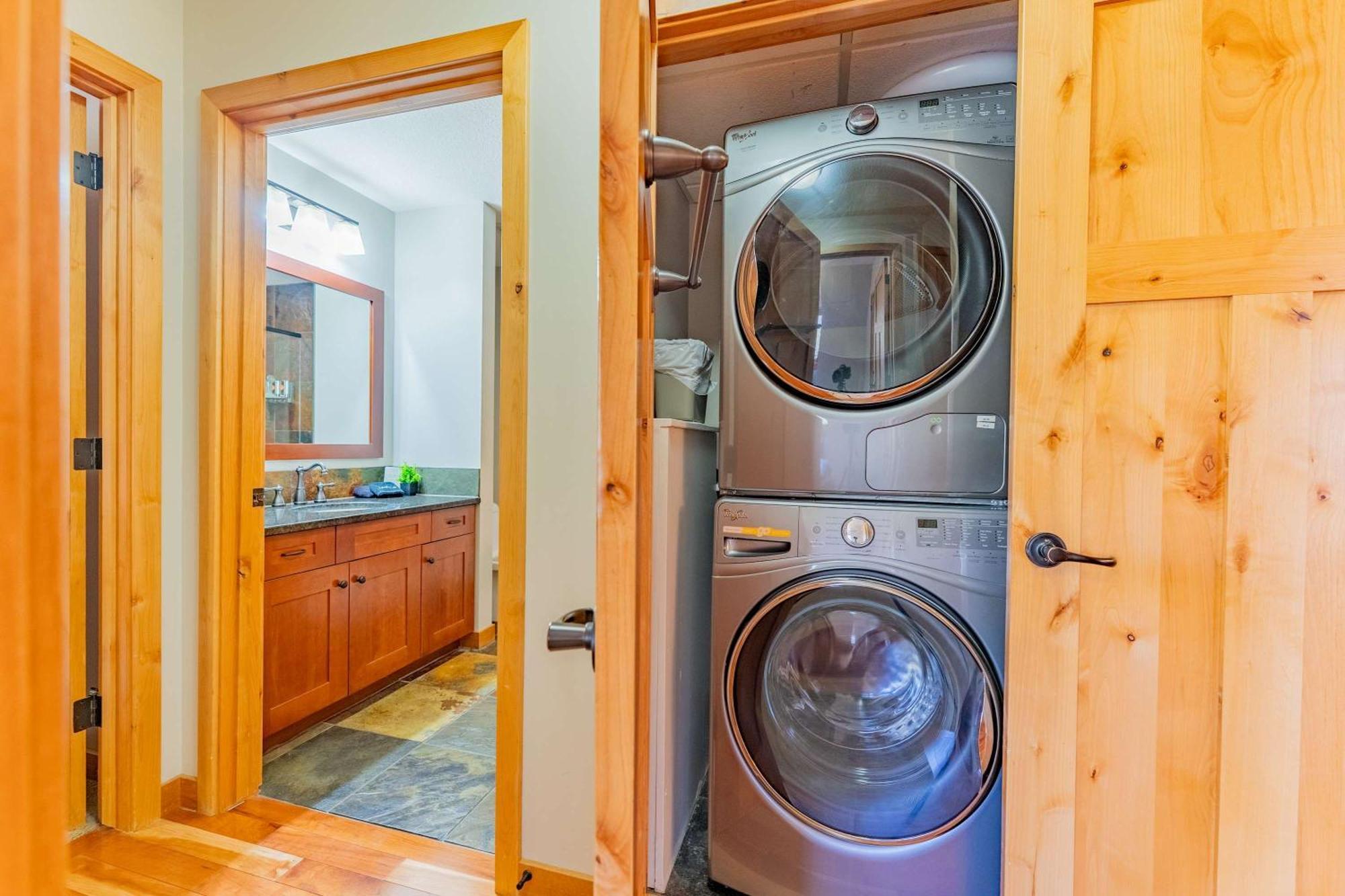 Apartment Stunning 2bd Hot Tub Walking Distance To Downtown *